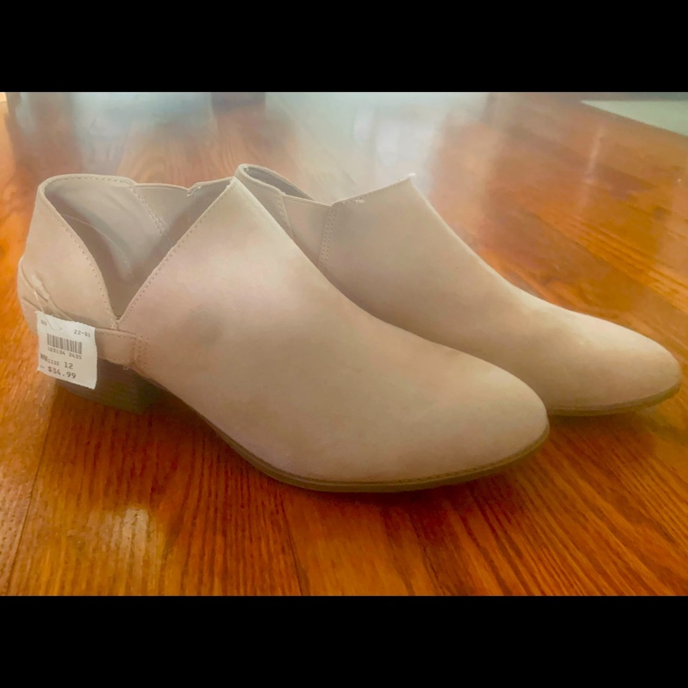 Brandnew with original price tag American Eagle Ankle Boots/booties for Women.